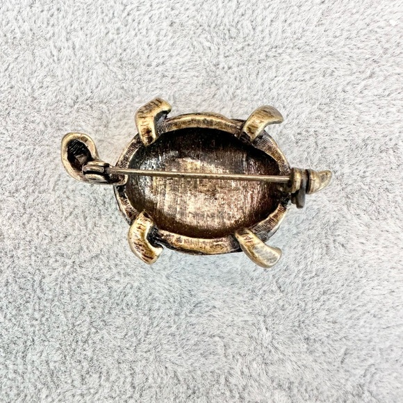 Vintage Bronze Turtle With Green Rhinestone Accents Brooch Pin - Picture 3 of 4